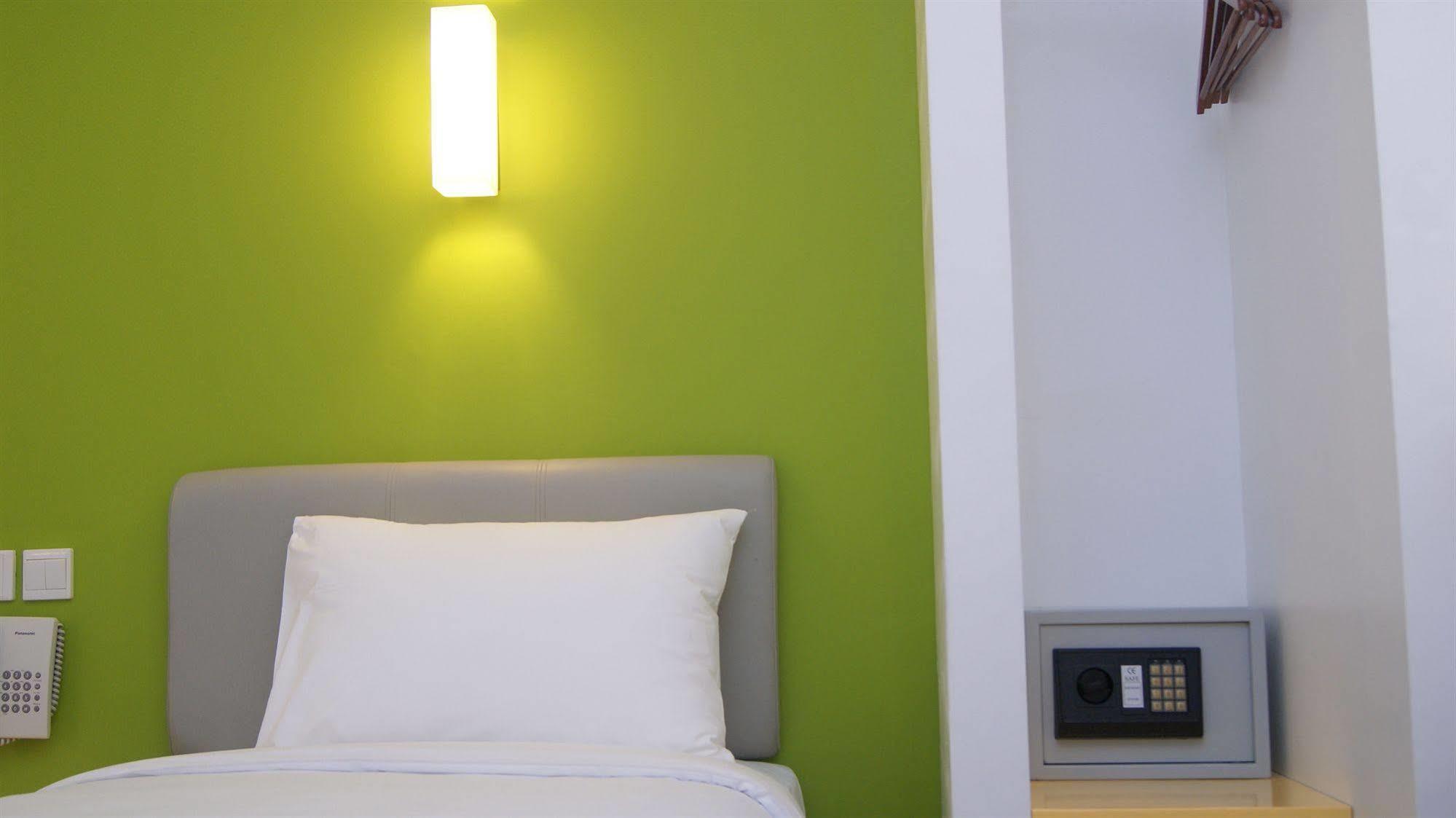 Amaris Hotel Mangga Besar Jacarta Exterior foto